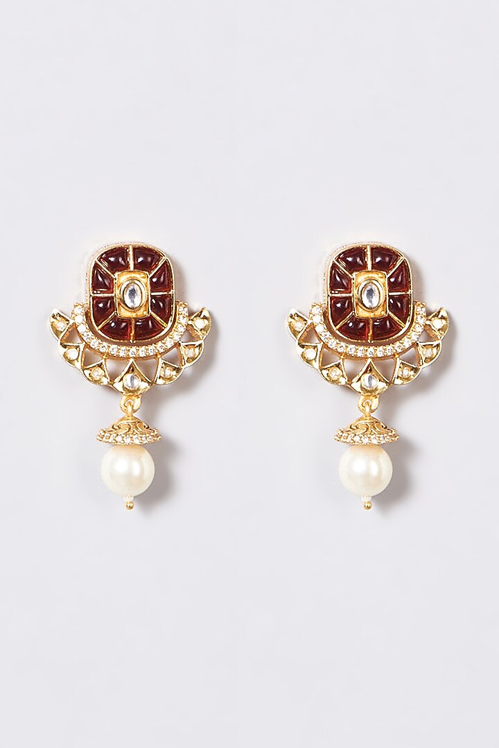 Gold Finish Kundan Polki & Pearl Necklace Set by VASTRAA Jewellery at Pernia's Pop Up Shop